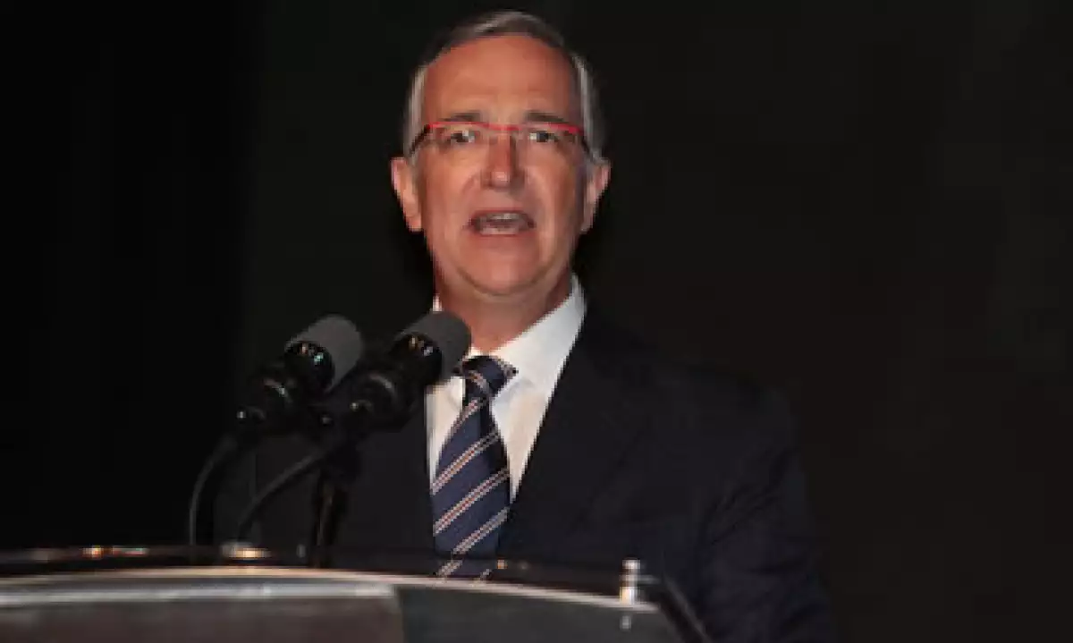 Como empresarios deberíamos demandar a nuestros gobiernos una estrategia clara que funcione, dijo Ricardo Salinas Pliego. (Foto: Notimex)