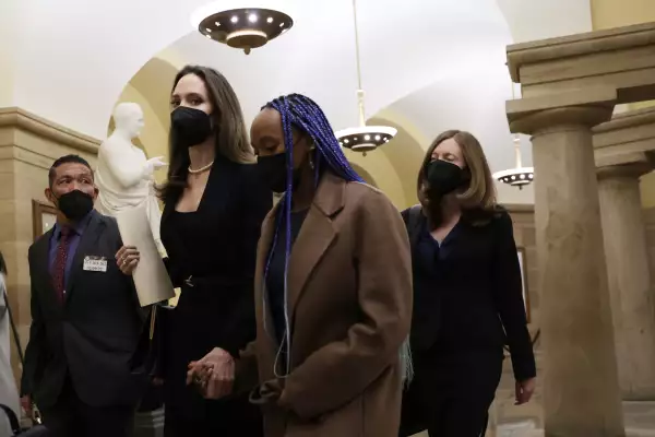 Angelina Jolie y Zahara Jolie-Pitt 