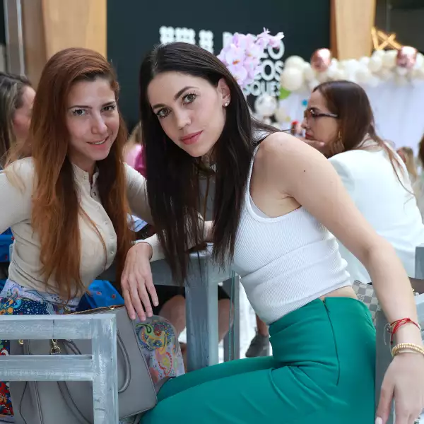 Alejandra de la Colina y Giovanna Kuri 