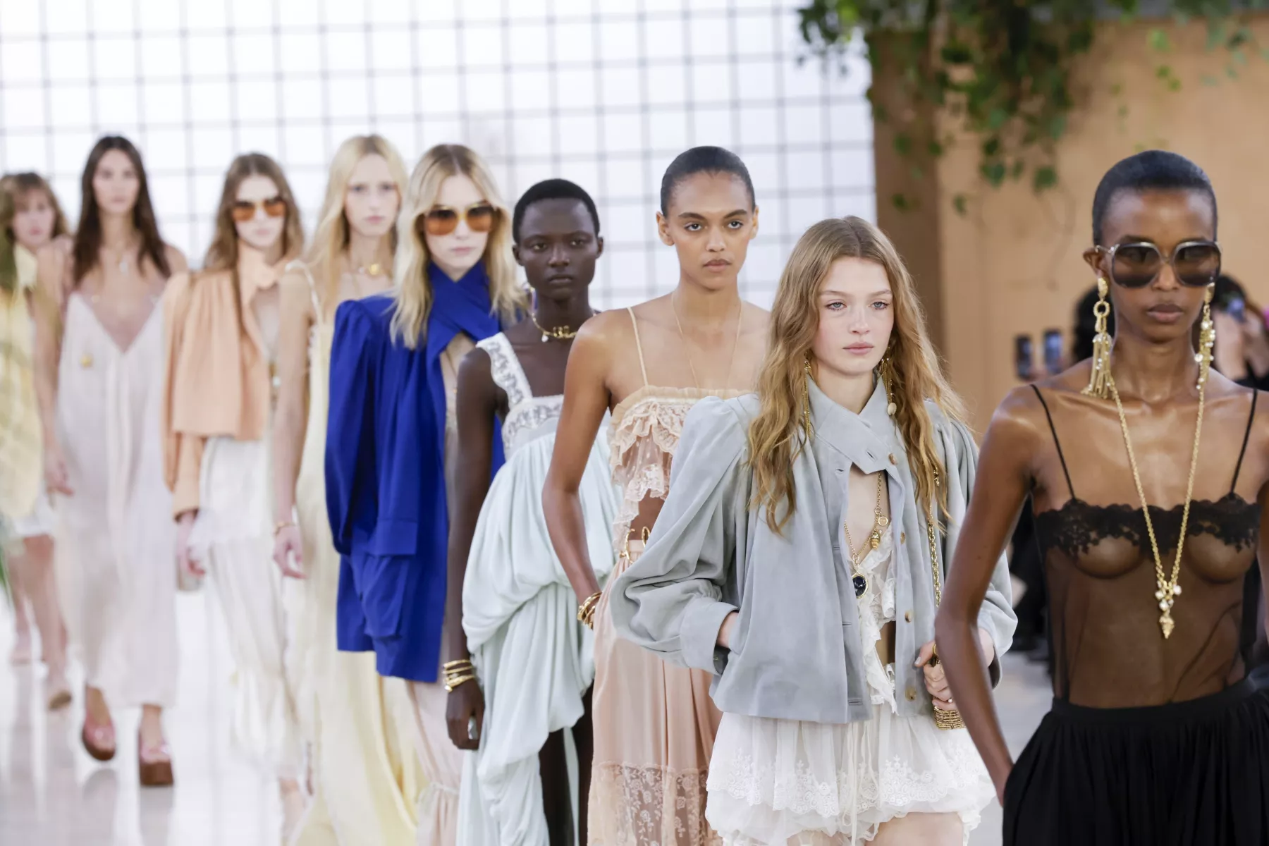 Chloe - Runway - Spring/Summer 2025 Paris Fashion Week