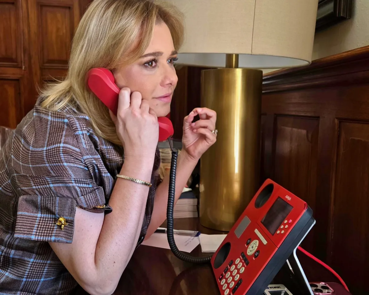 6-2025-TELEFONO-ROJO.jpeg