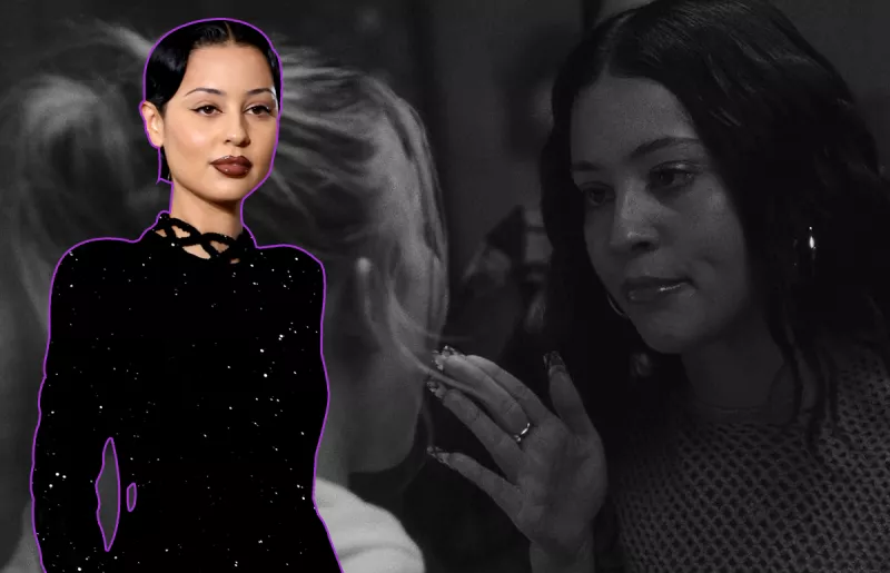 Alexa-demie-sydney-sweeney-dedo