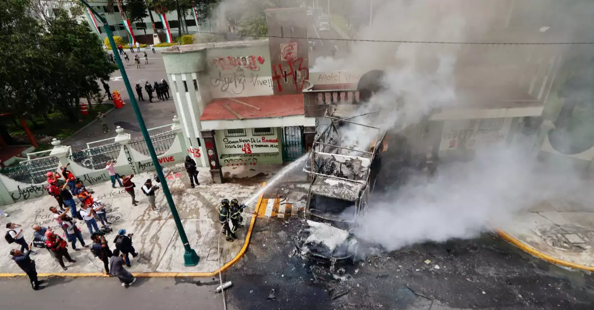protestas-campo-militar-43-normalistas.jpg