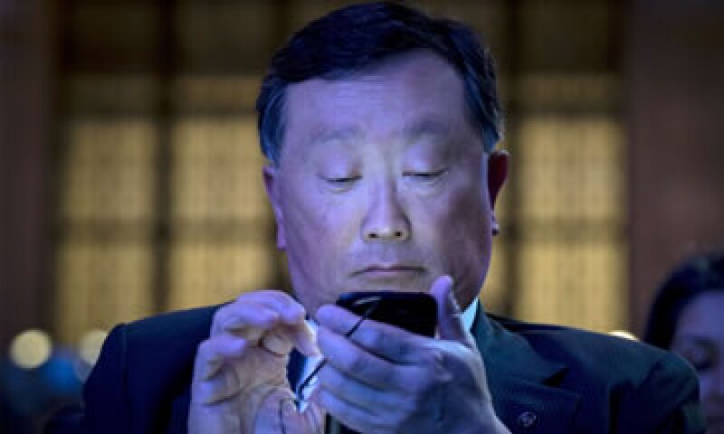 El CEO durante la presentación del dispositivo. (Foto: Reuters )