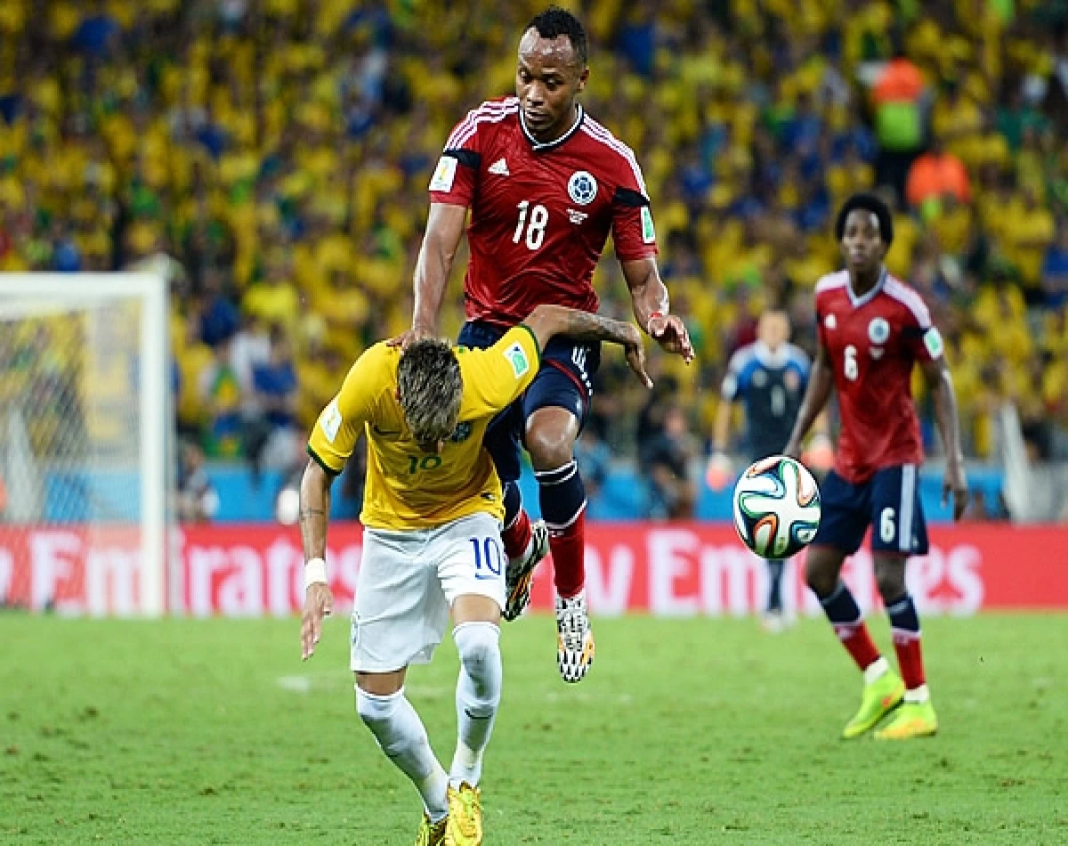 El jugador estrella de la escuadra brasileña tendrá que reposar 6 semanas por una fractura en la tercera vértebra lumbar ocasionada por un golpe en el partido contra Colombia.