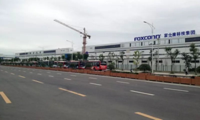 Foxconn realizó el anuncio después de investigar reportes de medios chinos respecto a practicantes menores de edad dentro de su fuerza laboral. (Foto: Getty Images)