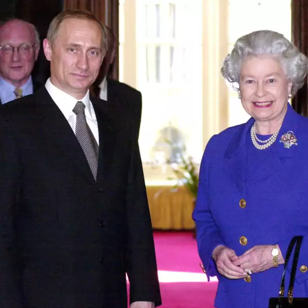 BRITAIN-PUTIN-QUEEN