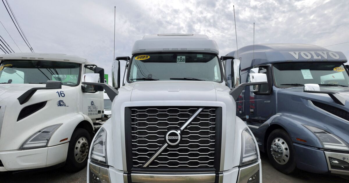 Volvo, Trump'ın tarifeleri için Amerika Birleşik Devletleri'nde 800'e kadar işi kesecek