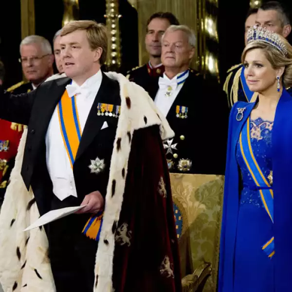 En el hipódromo de Buenos Aires la comunidad holandesa se reunió a primera hora del martes para celebrar la investidura de los nuevos reyes en un acto organizado por la Embajada de Holanda.