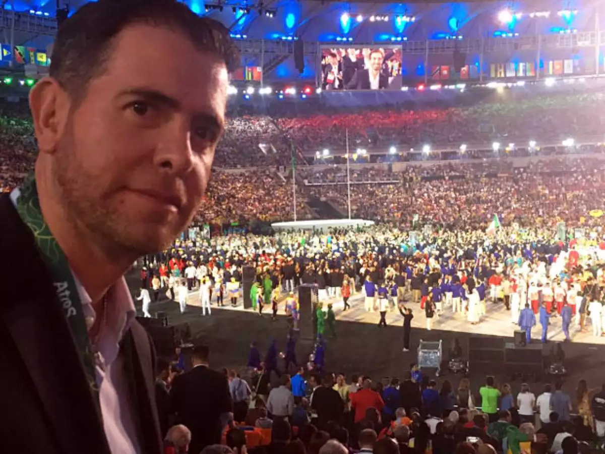 Alfredo Castillo se disculpó por la "imprudencia" de llevar a su novia a los Juegos Olímpicos y aseguró que para ello no se usaron recursos públicos.