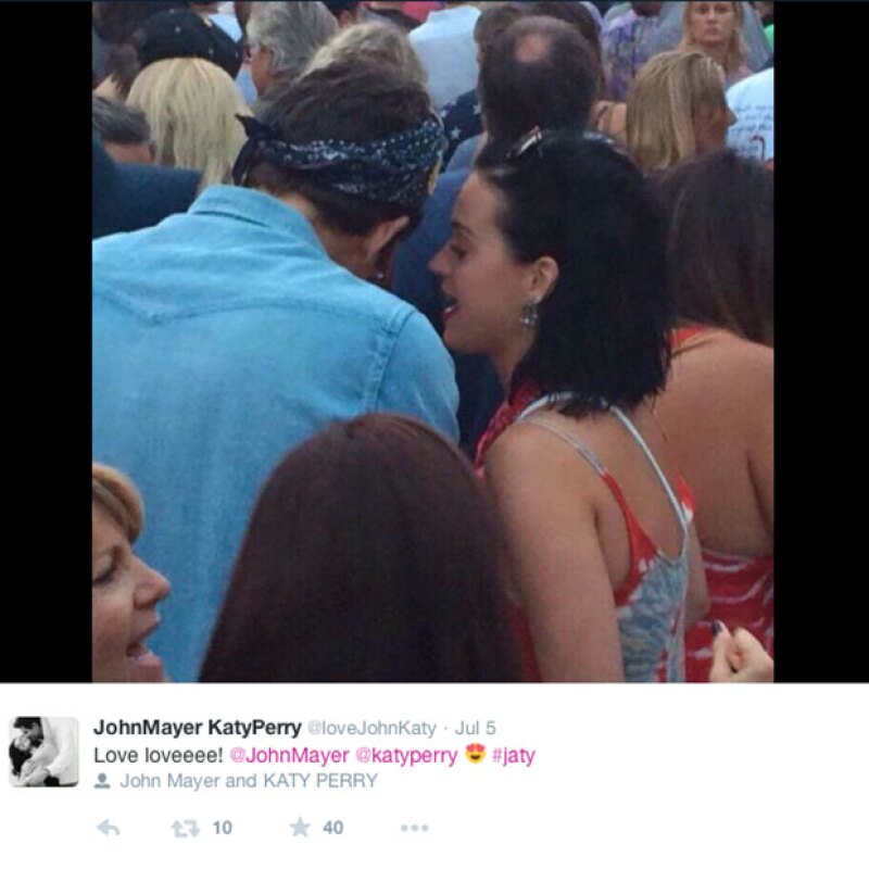 La pareja se pudo mezclar muy fácil entre la gente.