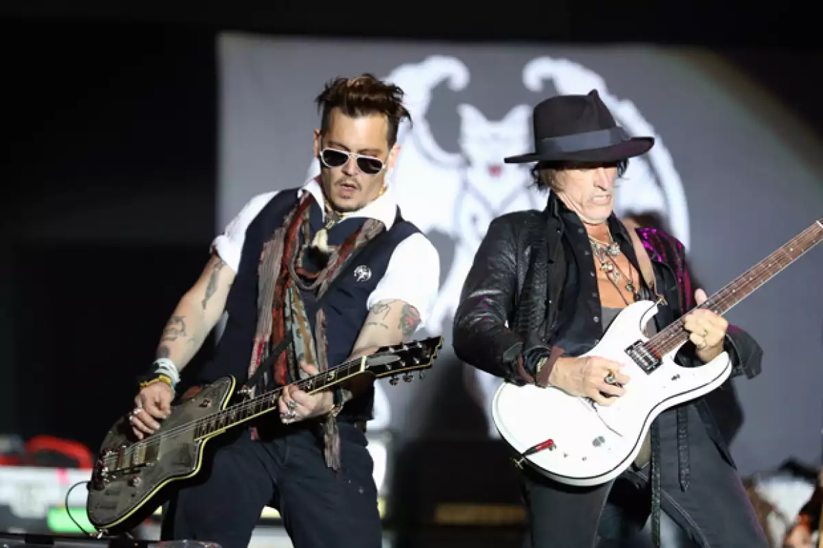 Joe Perry, de 65 años, se desvaneció este domingo justo antes de iniciar un concierto que daría  junto con la banda The Hollywood Vampires en Nueva York.