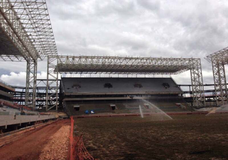 Cuadrillas de presos aceleran las obras de Brasil 2014