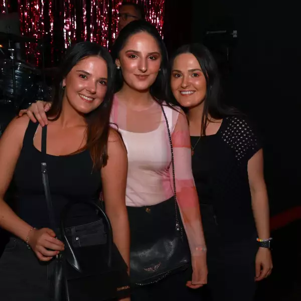 Maite , Amaia y Mariola Cuesta 