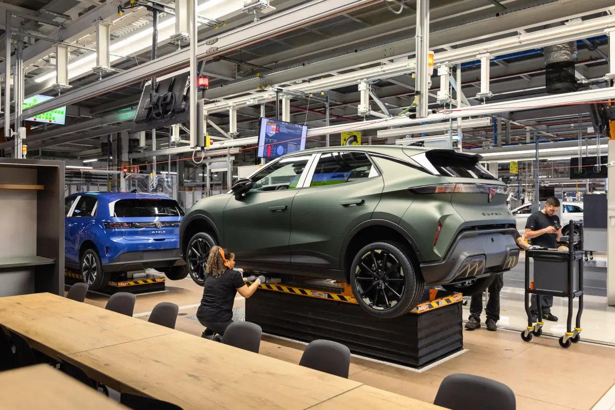 La planta de SEAT y CUPRA en Martorell inicia la producción del CUPRA Raval.