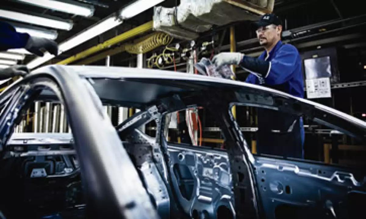 La industria automotriz generó 8,000 empleos directos en los últimos tres años. (Foto: Alfredo Pelcastre / Mondaphoto )
