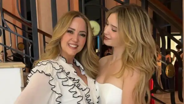 Andrea Legarreta y Mía Rubín
