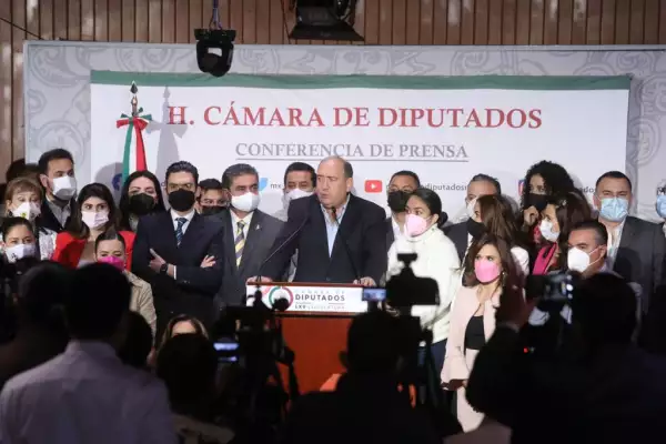 Conferencia de diputados de la alianza Va por México