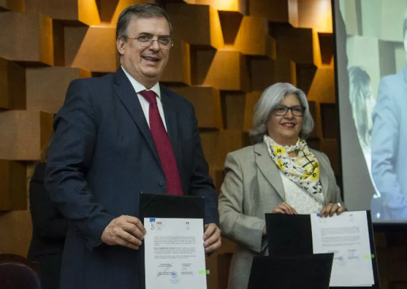 firma de convenio entre Secretaría de Economía y Secretaría de Relaciones Exteriores
