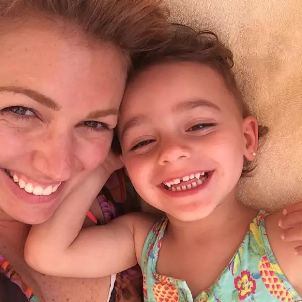 Karla Guindi comparte sus mejores momentos con sus pequeñas en Instagram.