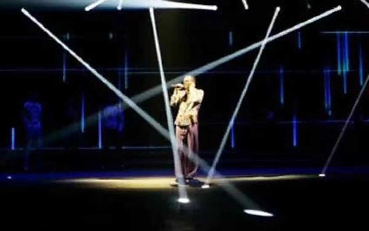 Miguel Bosé compartió una foto de los ensayos de `Papitwo´.ociales