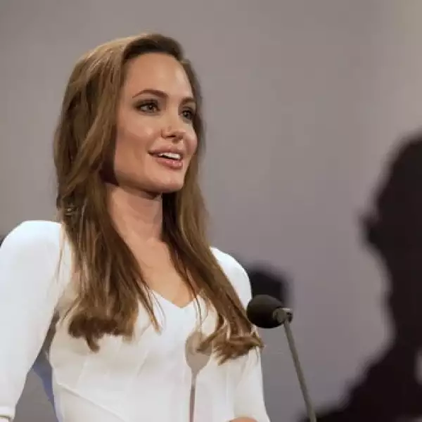 Angeline Jolie