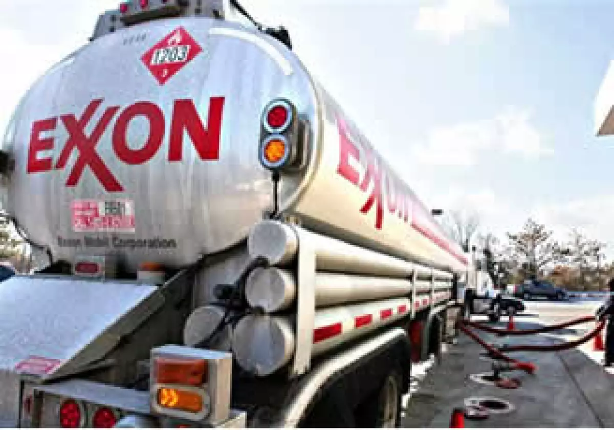 Exxon ganó 1.27 dólares por acción en los tres últimos meses de 2009. (Foto: AP)