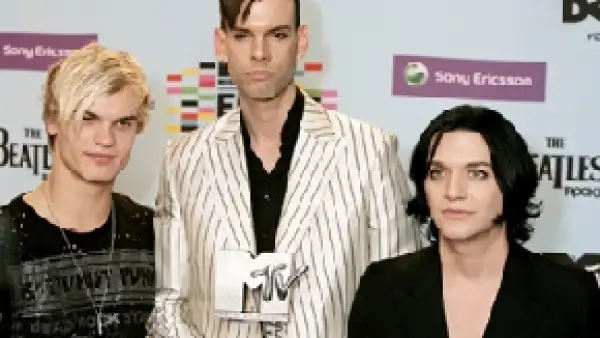 El grupo británico anuncia que donará lo que obtenga del concierto para los damnificados.