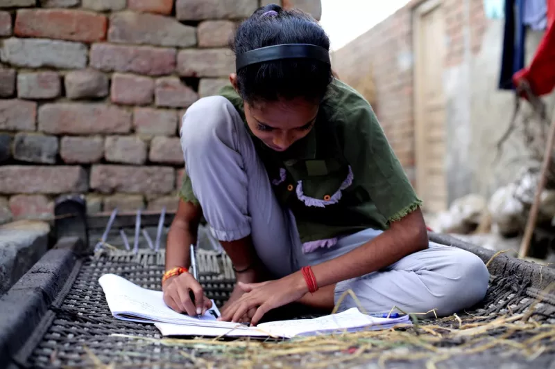 Pobreza, condena de las niñas