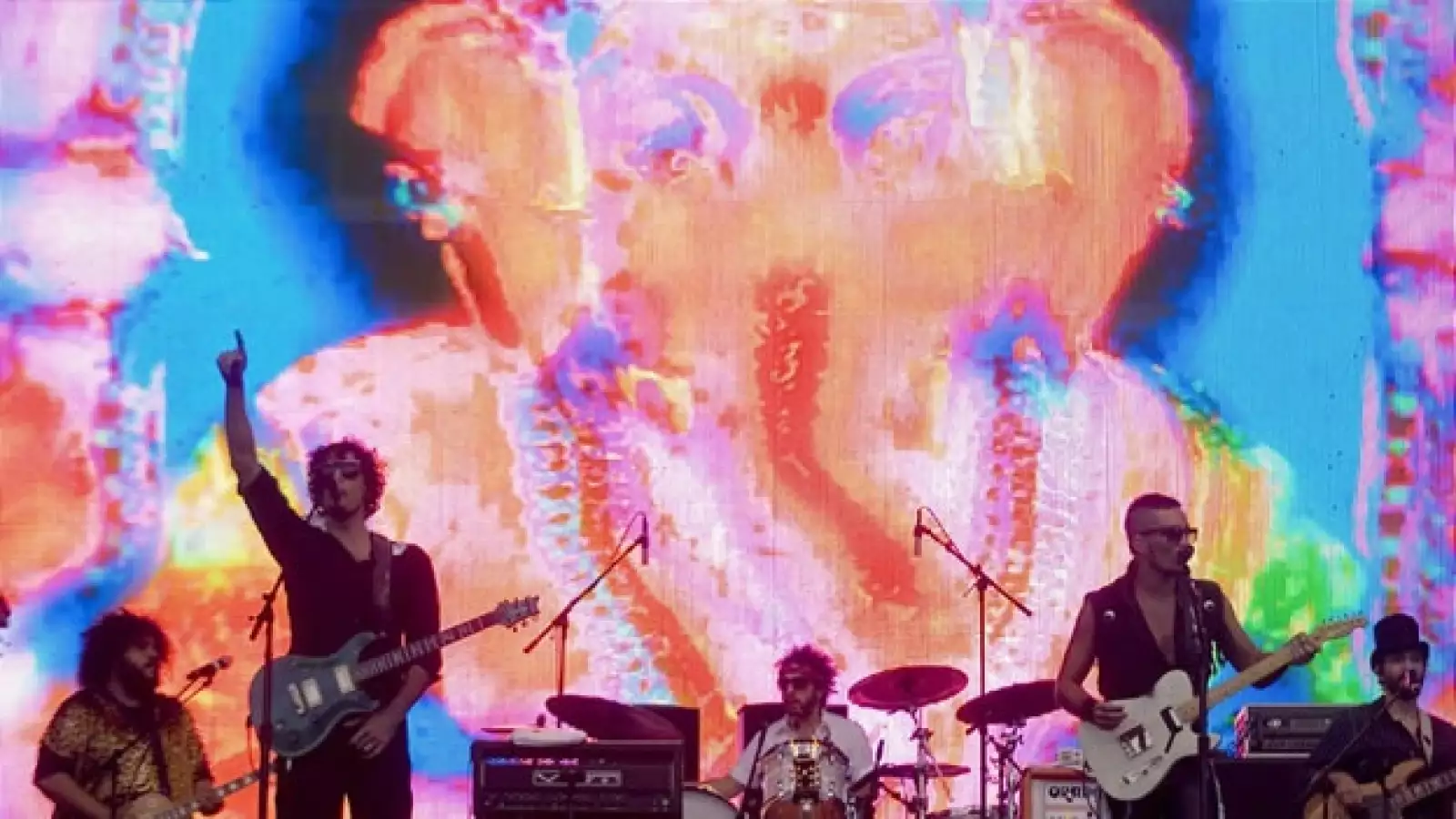 Illya Kuriaki & The Valderramas