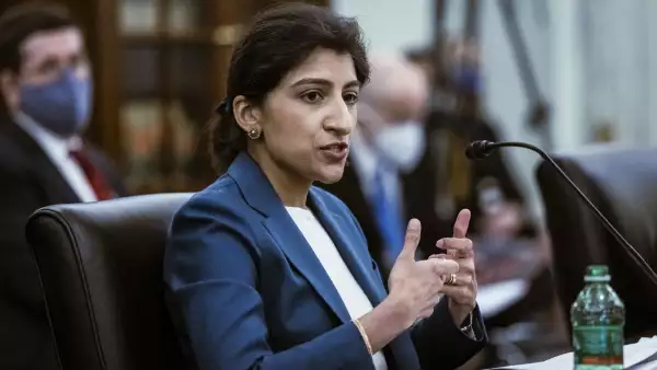 Quién es Lina Khan, la nueva presidenta de la FTC
