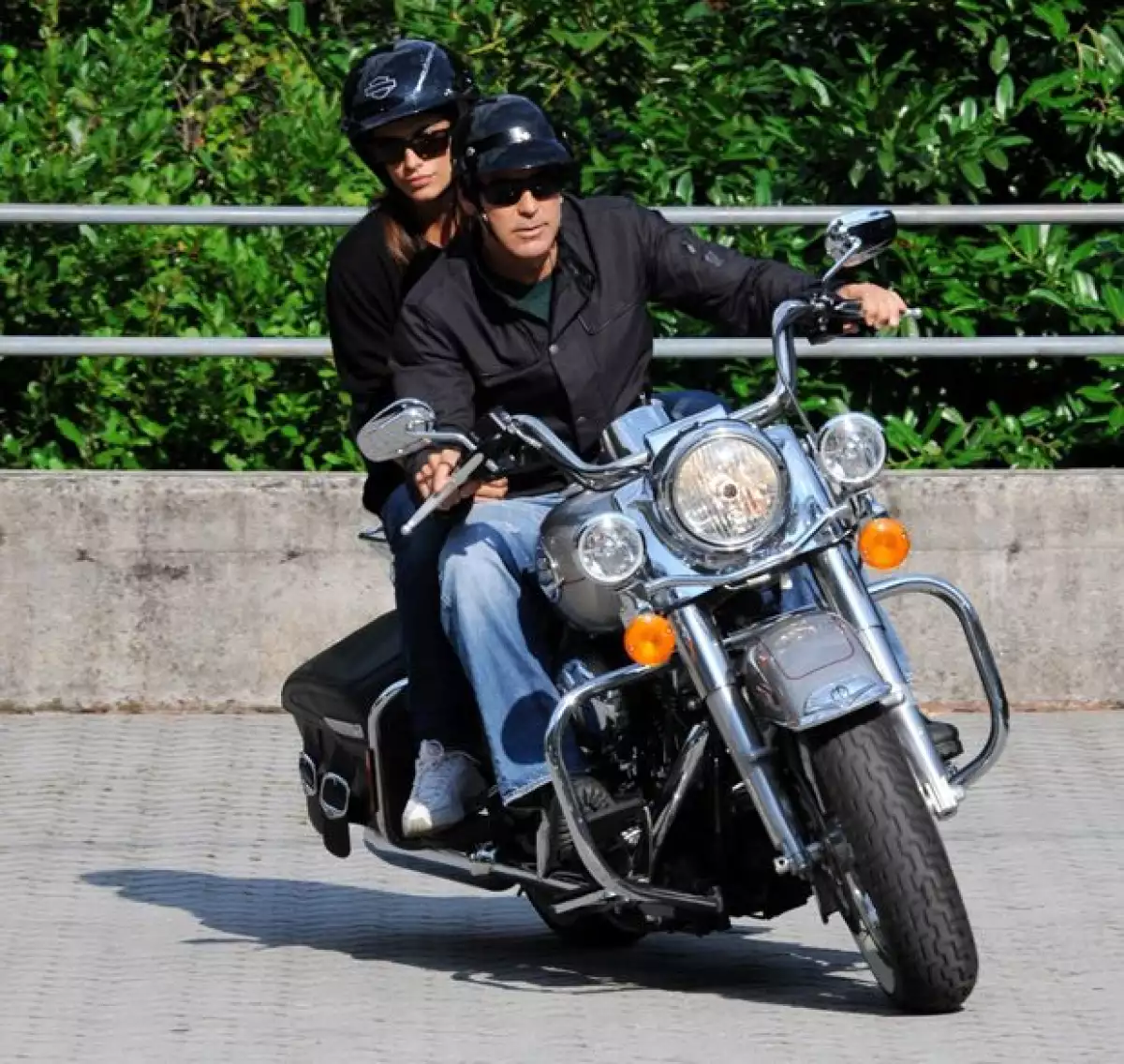 Canalis es la nueva mujer con quien se relaciona sentimentalmente al actor. La presentadora y modelo podría ser quien tome el lugar que dejó su ex, Sarah Larson.