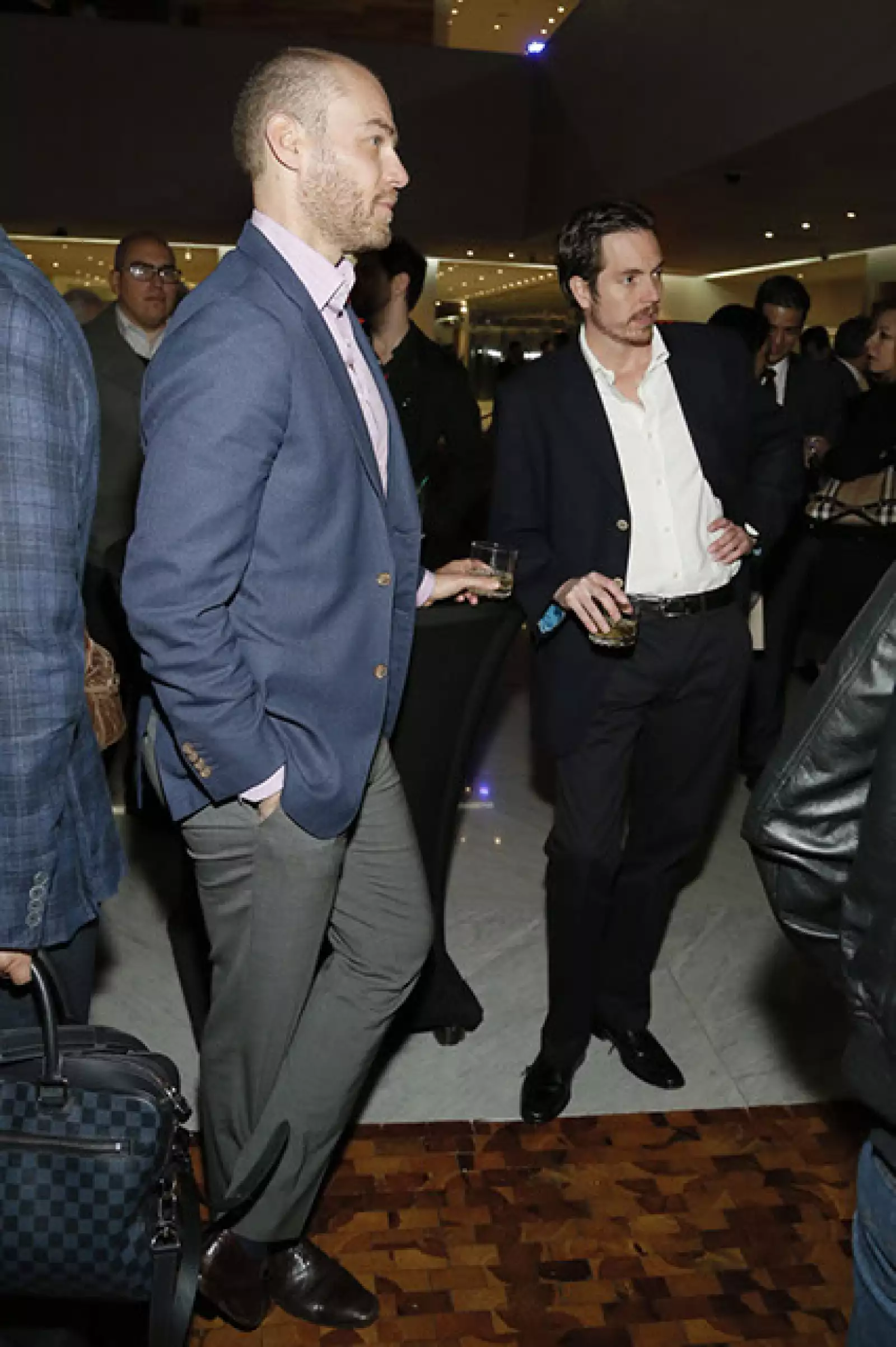 James Regan,Roberto Odia