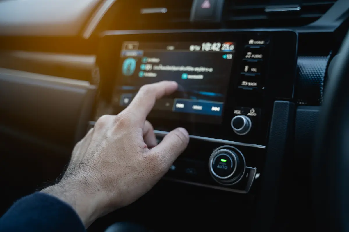 La radio actualmente busca digitalizarse para seguir vigente en el mundo de los medios de comunicación. 