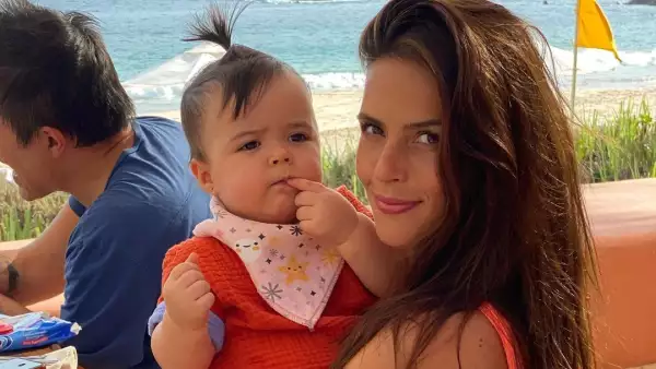 Claudia Álvarez y su hija Kira