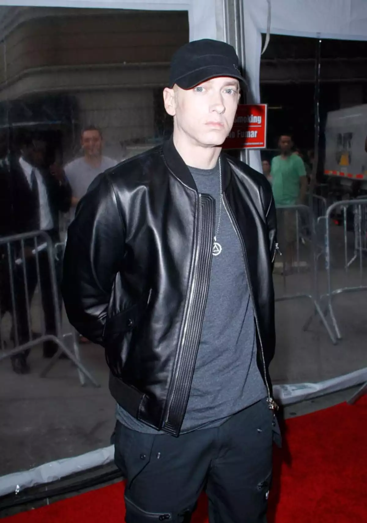 Otro cantante que también se supone murió, fue Eminem.