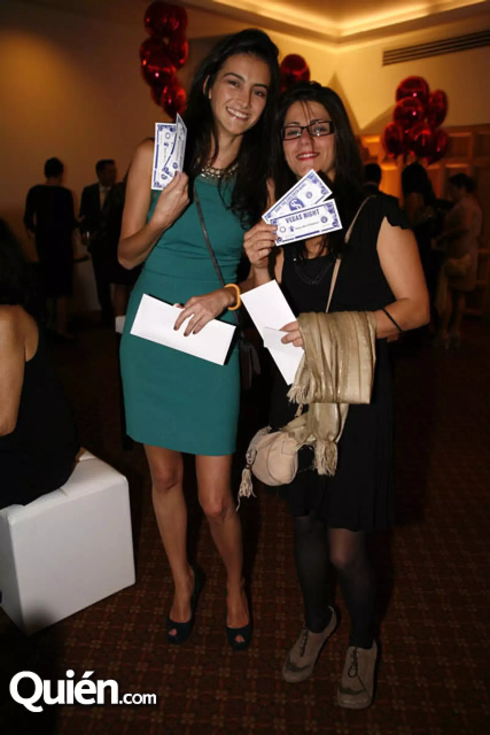 Isabel Vasconez y Miriam Benedi