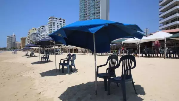 Prestadores de servicios de las playas advierten al gobierno que su situación económica es crítica esto tras el cierre de restaurantes, hoteles y demás servicios ligadas al turismo, del cual ellos viven