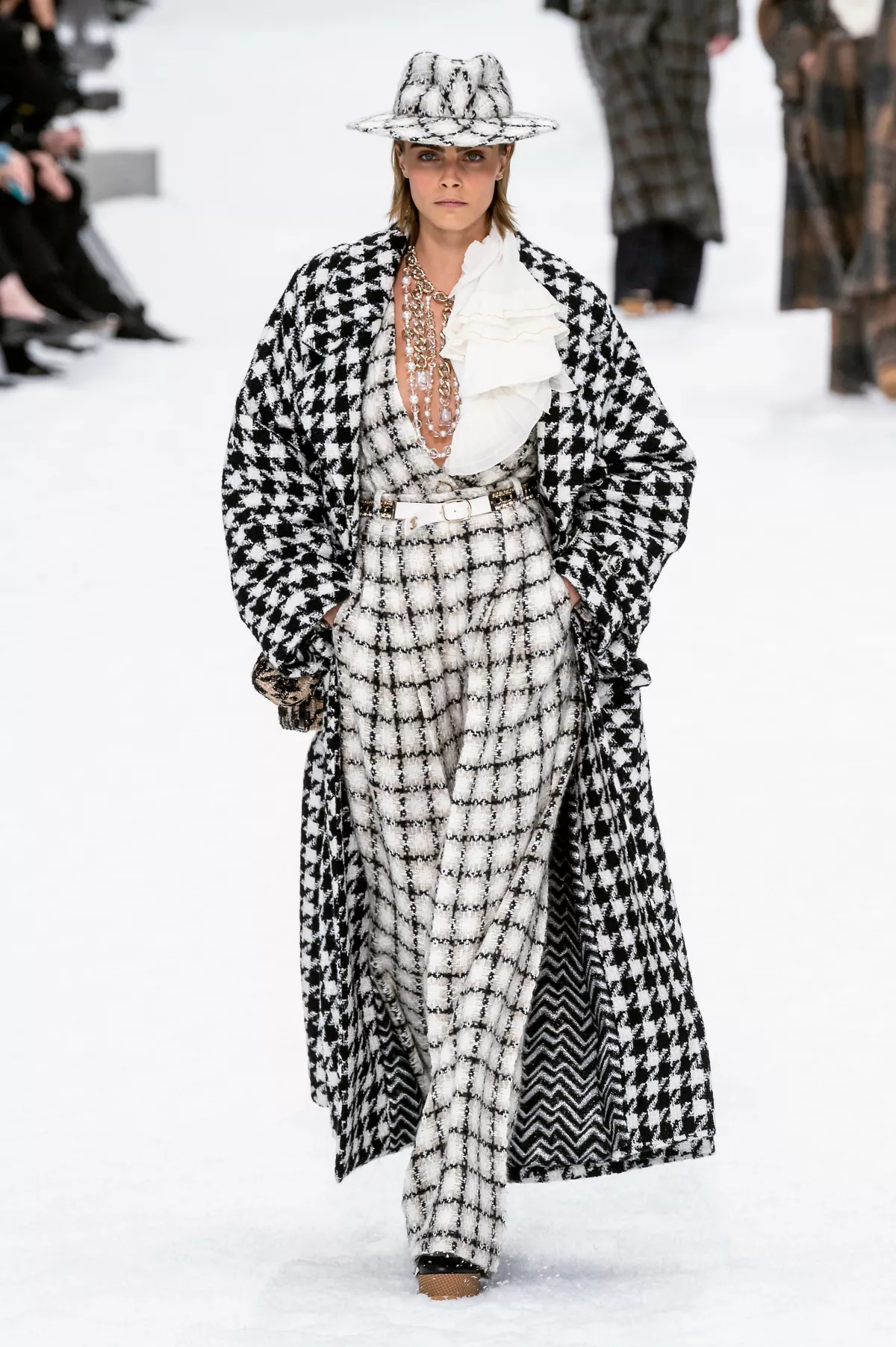 CARA-CHANEL-FW19.jpg