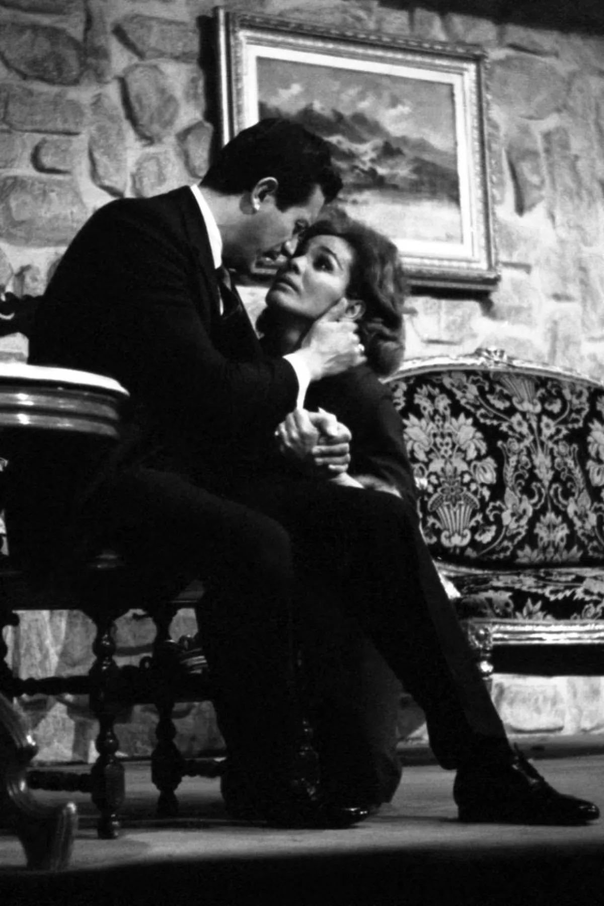 La actriz fue famosa por participar en telenovelas como "Usurpadora", "Vivo por Elena" y en producciones teatrales como "La gobernadora"