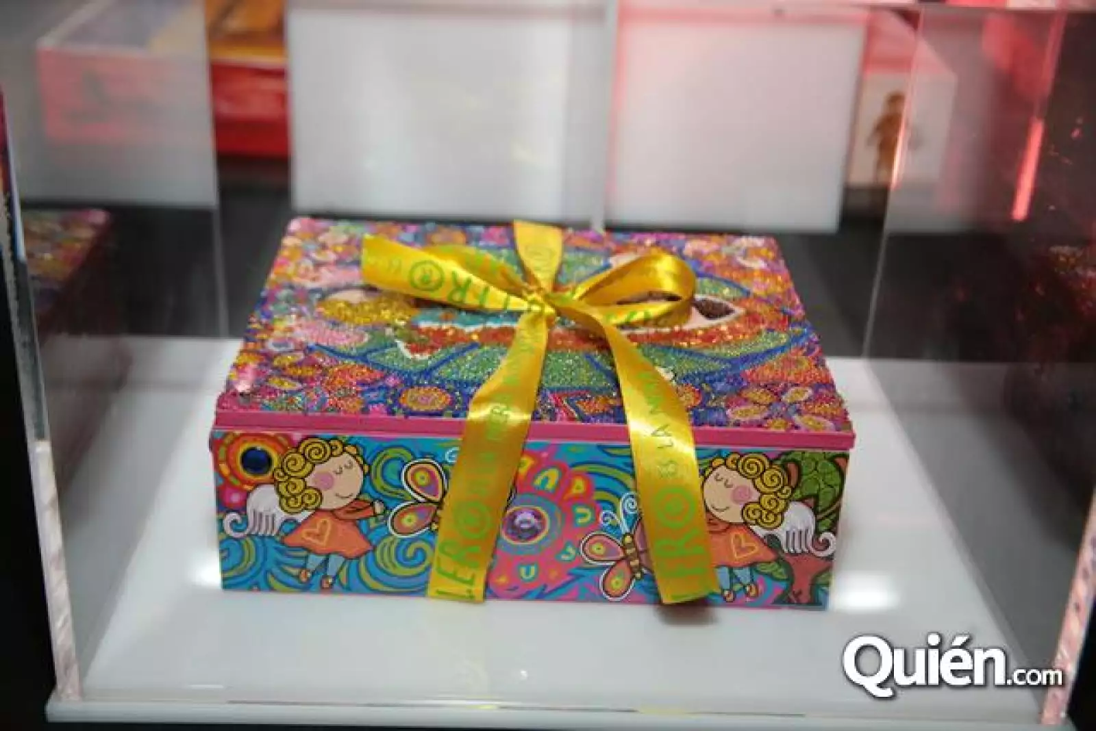 Cajas en subasta revive el arte