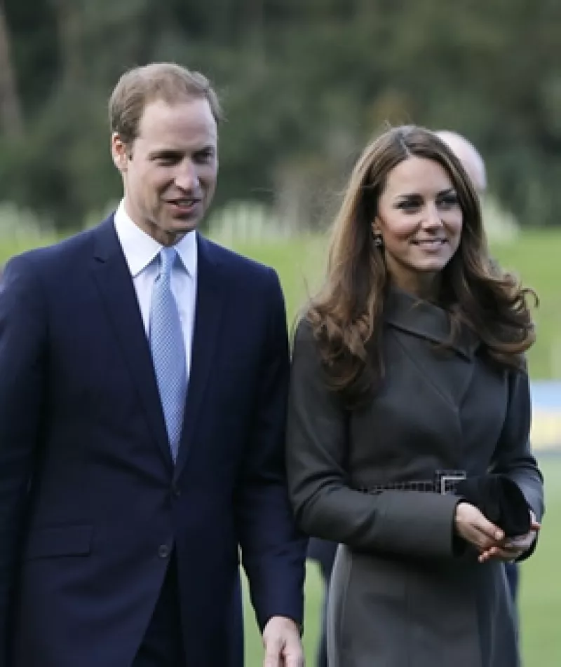 Con la recién confirmada noticia del embarazo de los Duques de Cambridge ahora la pregunta obligada es ¿deberán traer al mundo a un varón para que pueda ser heredero?