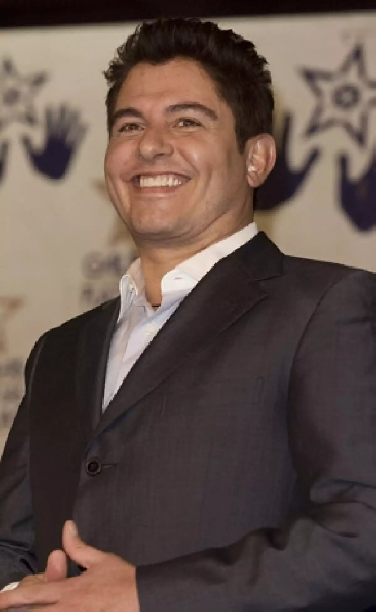 El conductor y actor se convirtió en trending topic en Twitter tras su despedida del programa de revista luego de 10 años de fungir como anfitrión de la misma.