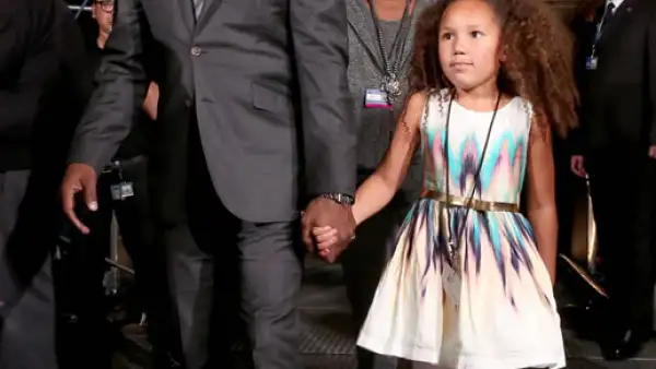 El actor Jamie Foxx se encargó de darle un recorrido por el backstage de los Grammy a su hija Annalise, de 6 años.