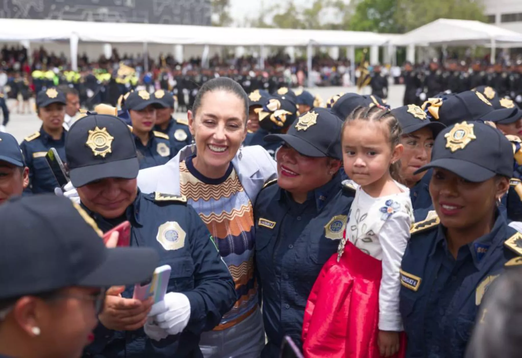 sheinbaum policias.jpg