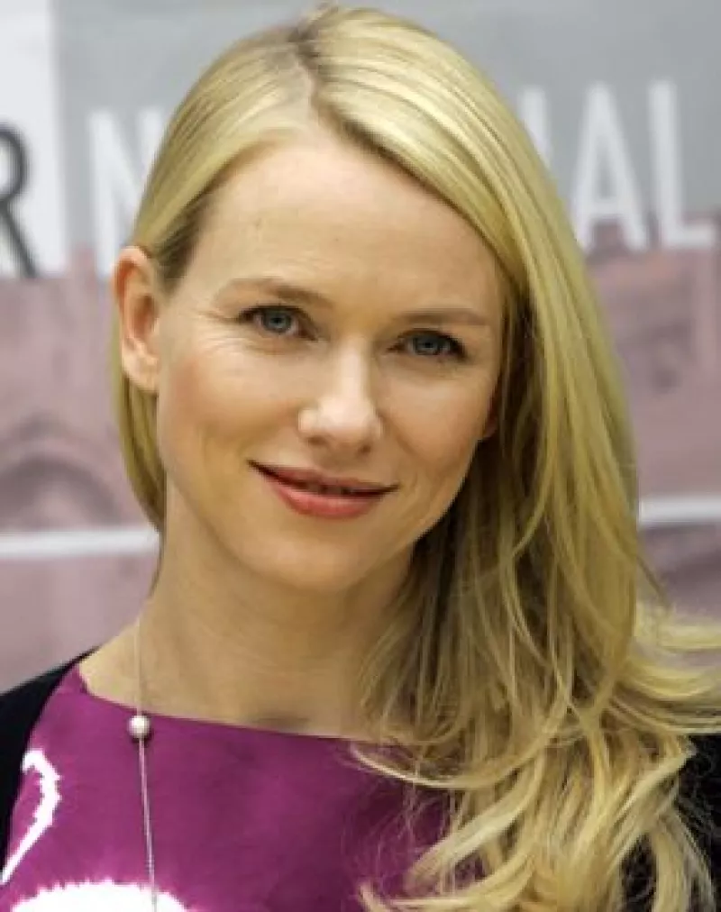 La actriz de 40 años eligió el nombre de su hijo con ayuda de su esposo Liev Schreiber.