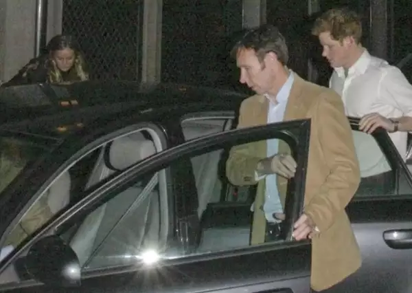 Cressida Bonas y Enrique salieron a cenar el lunes por la noche a un restaurante londinense.