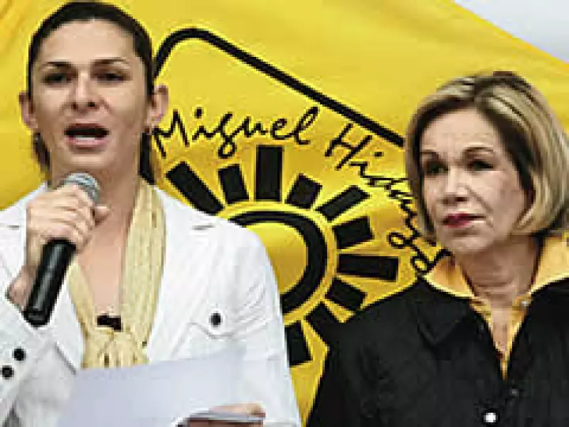 Ana Gabriela Guevara y Guadalupe Loaeza son la carta fuerte del PRD para ganar votos en las elecciones de 5 de julio en el DF. (Foto: Isaac Esquivel/Cuartoscuro)