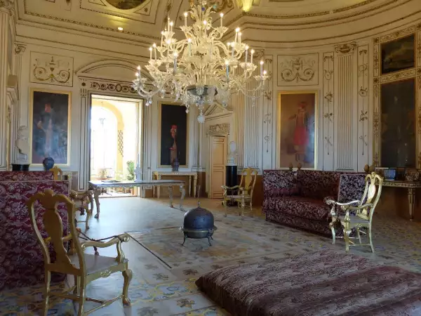 Villa Valguarnera: la mansión histórica en Italia que Dua Lipa y Callum Turner habrían elegido para celebrar su boda