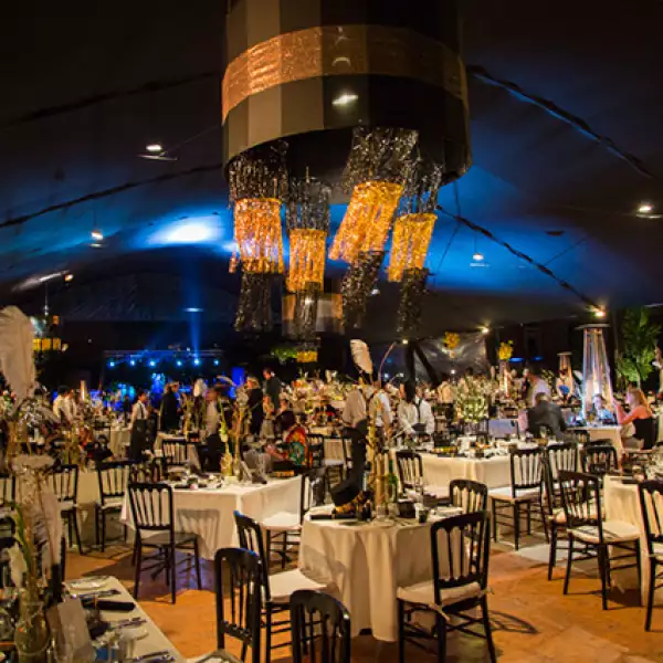 Decoración para la cena de fin de año en el hotel Rosewood